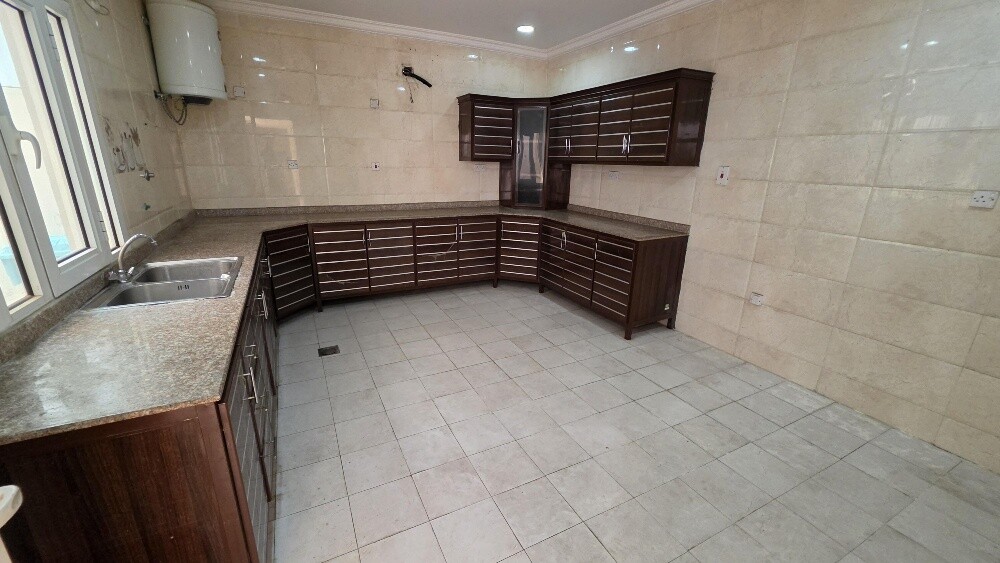 Villa for rent in Al Wukair, Jari M - 10