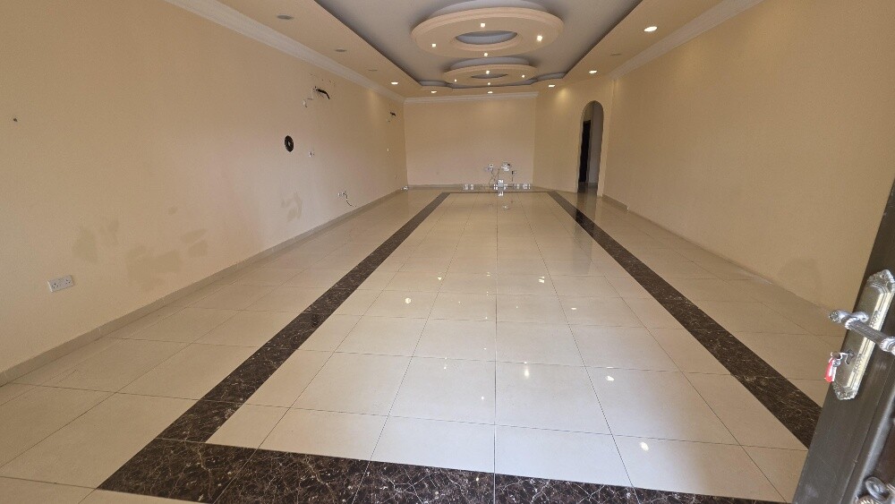 Villa for rent in Al Wukair, Jari M - 7