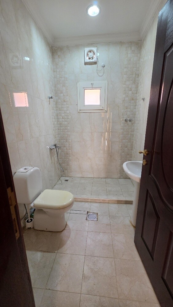 Villa for rent in Al Wukair, Jari M - 13