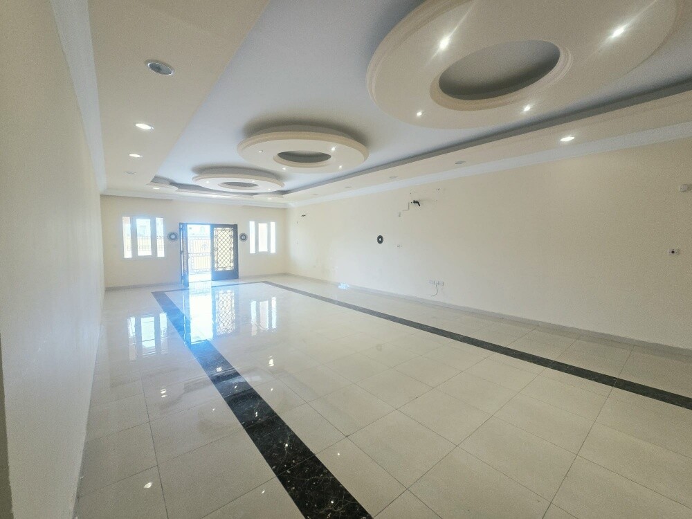 Villa for rent in Al Wukair, Jari M - 5