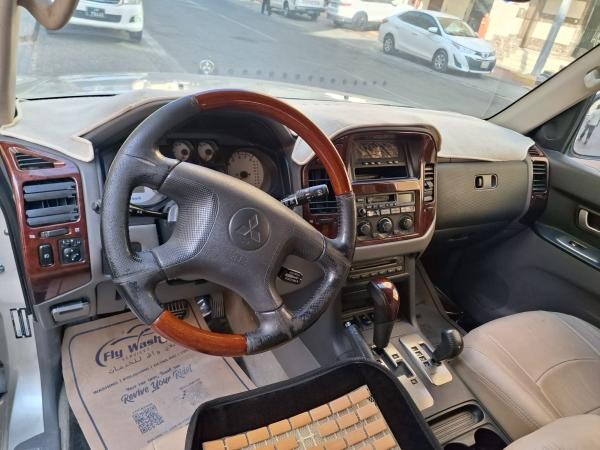 Mitsubishi Pajero - 6