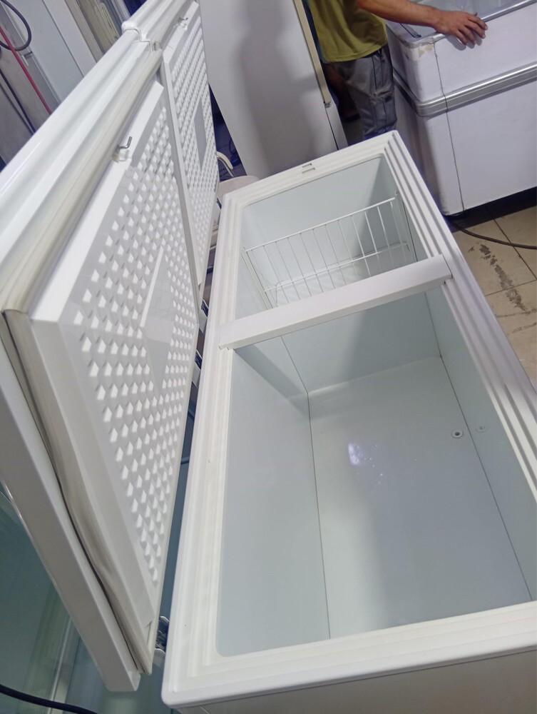 deep freezer sale 33631175 - 2