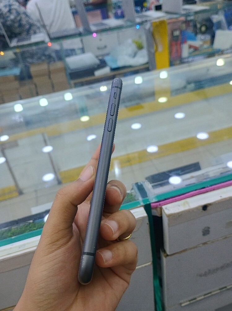 iPhone 11 - 4