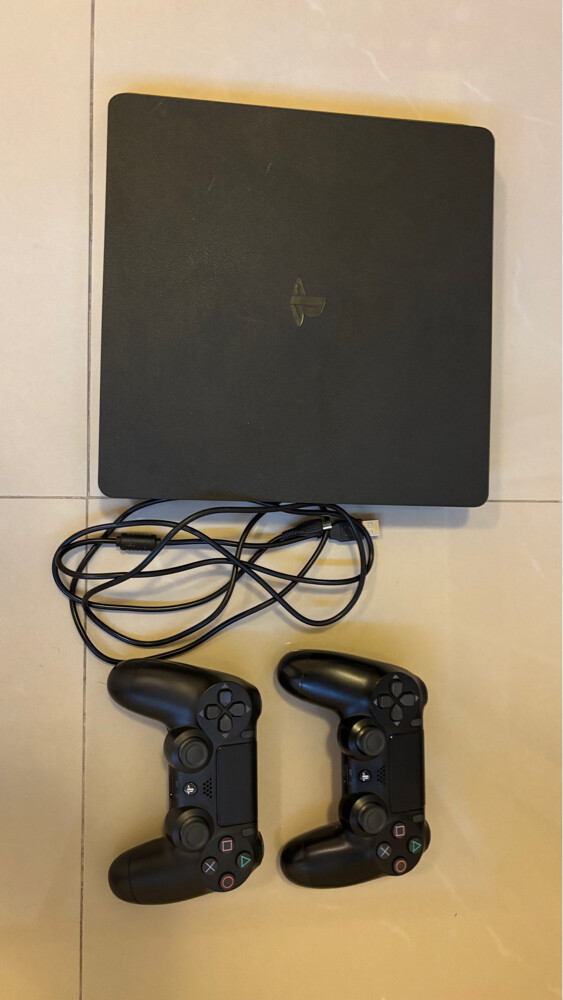 PlayStation 4 - 2