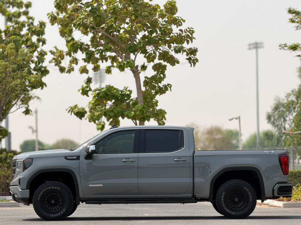 GMC Sierra Elivation - 8