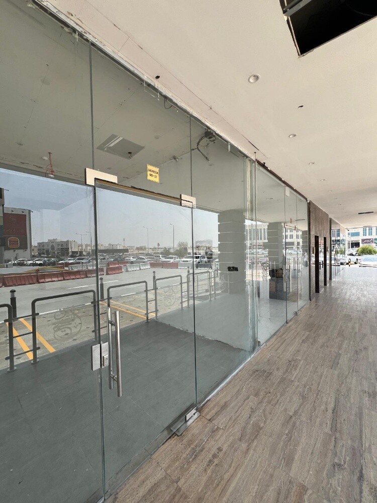 Amazing Retail Shop for Lease - 2
