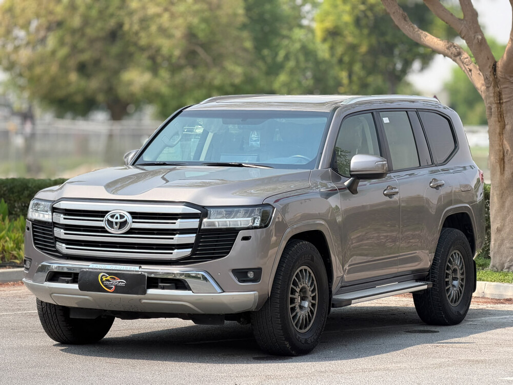 Toyota Land Cruiser GXR - 1