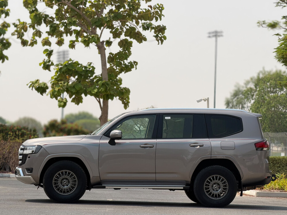 Toyota Land Cruiser GXR - 7