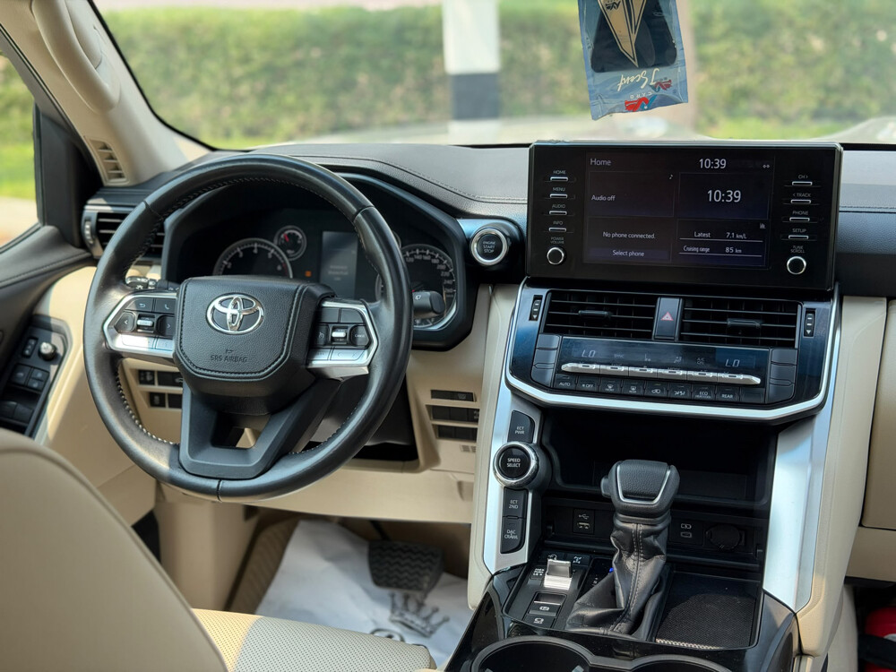 Toyota Land Cruiser GXR - 12