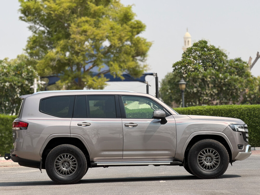 Toyota Land Cruiser GXR - 8