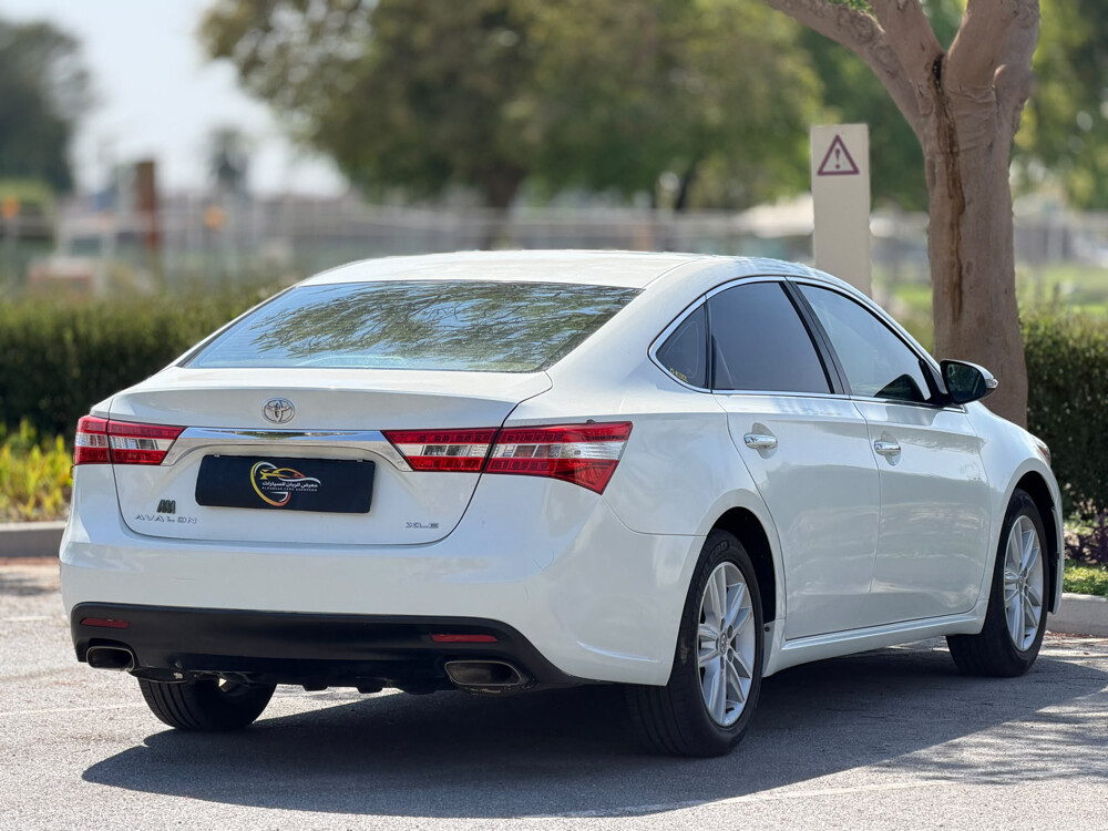 Toyota Avalon XLE - 4