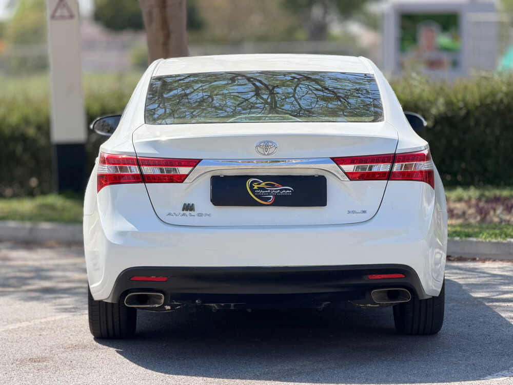 Toyota Avalon XLE - 6