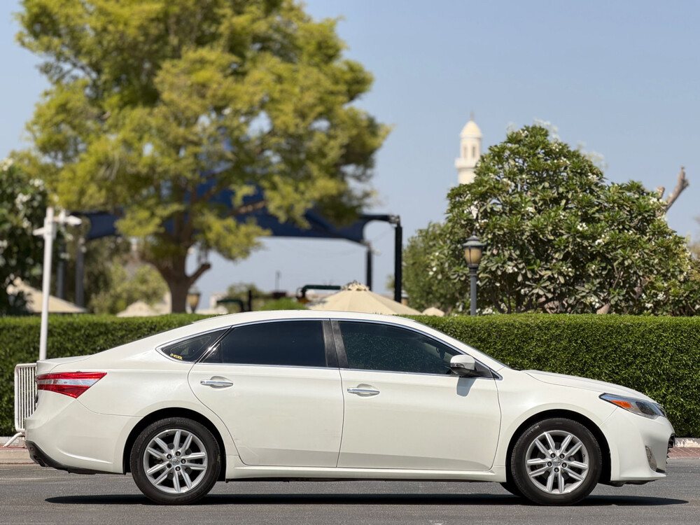 Toyota Avalon XLE - 7
