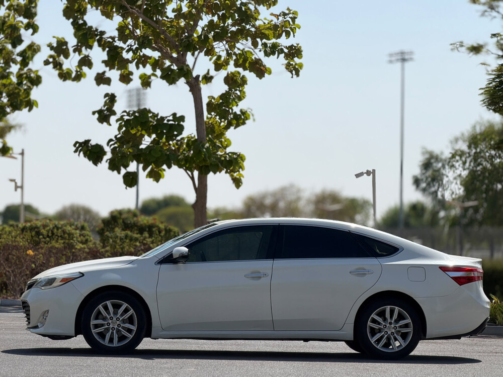 Toyota Avalon XLE - 8