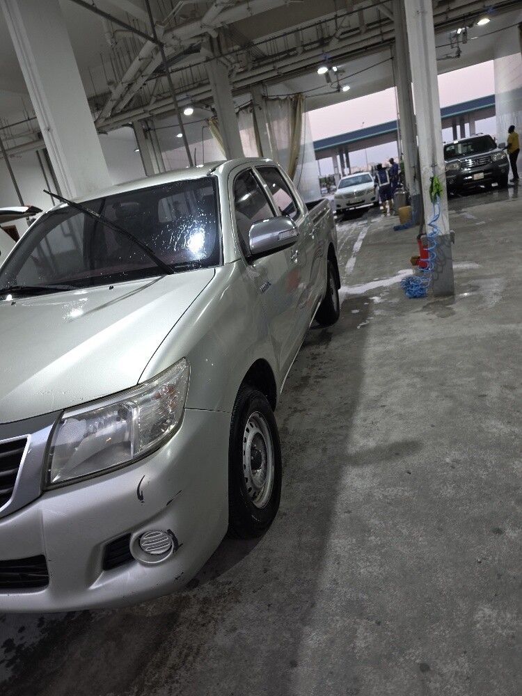 TOYOTA HILUX - 4