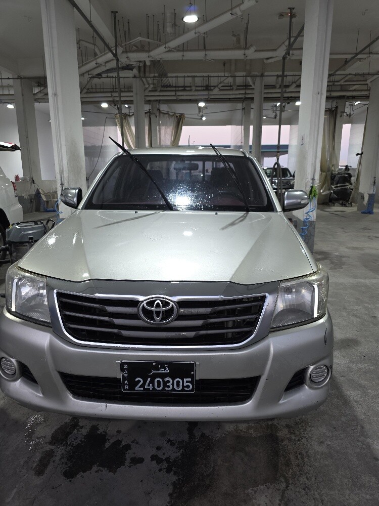 TOYOTA HILUX - 2
