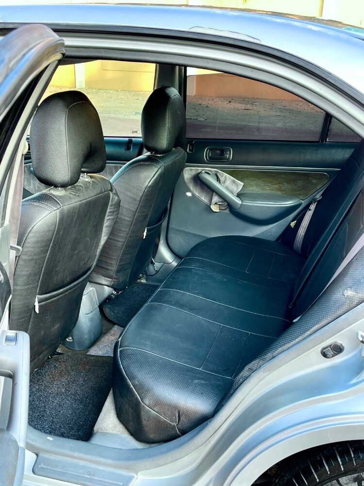 2005 honda civic - 2