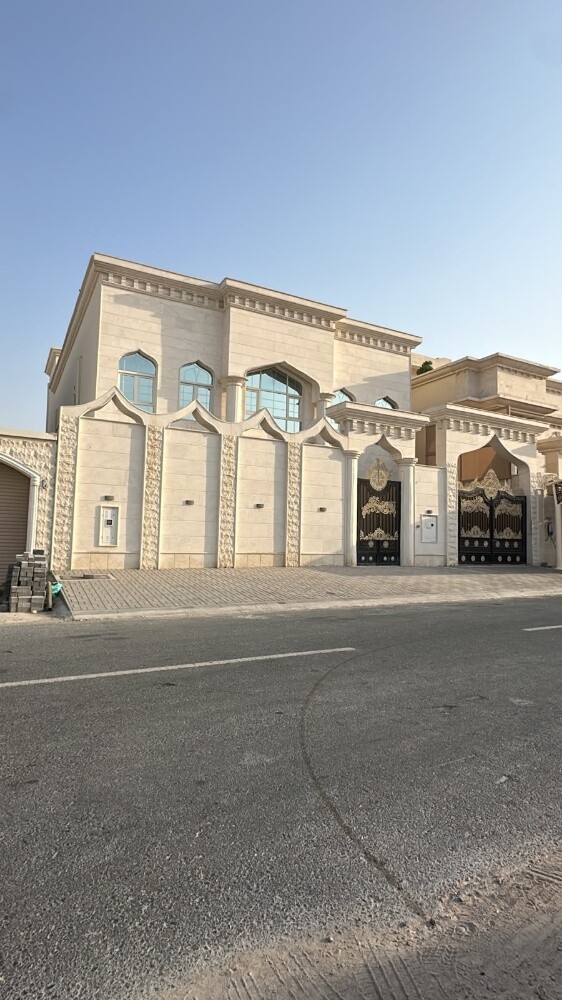 للبيع فيلا أمام المسجد مباشرة - 1