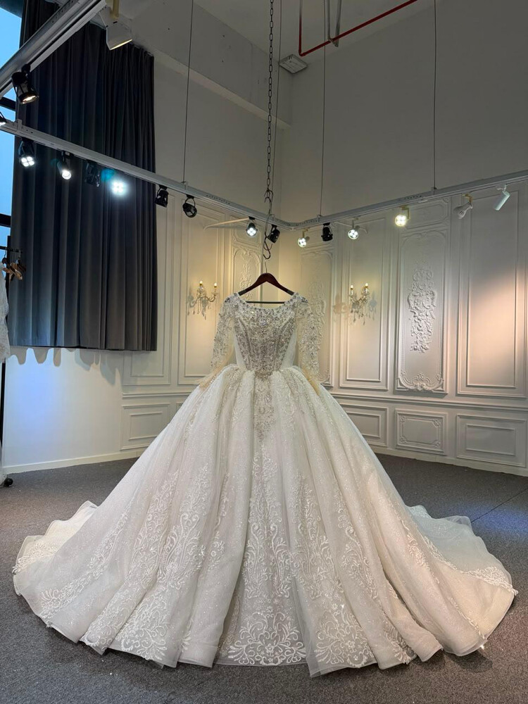 wedding dress medium - large - 6