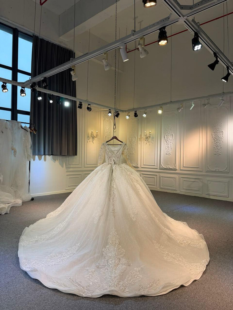 wedding dress medium - large - 1