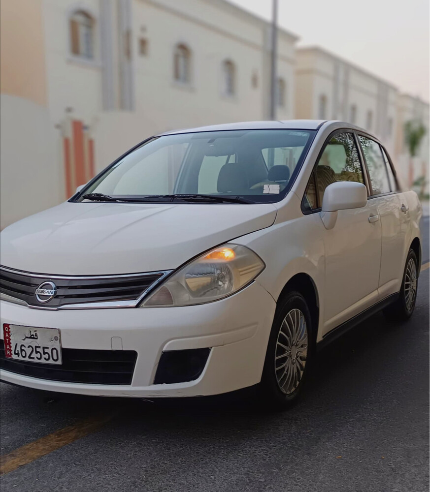 Nissan Tiida  - 4