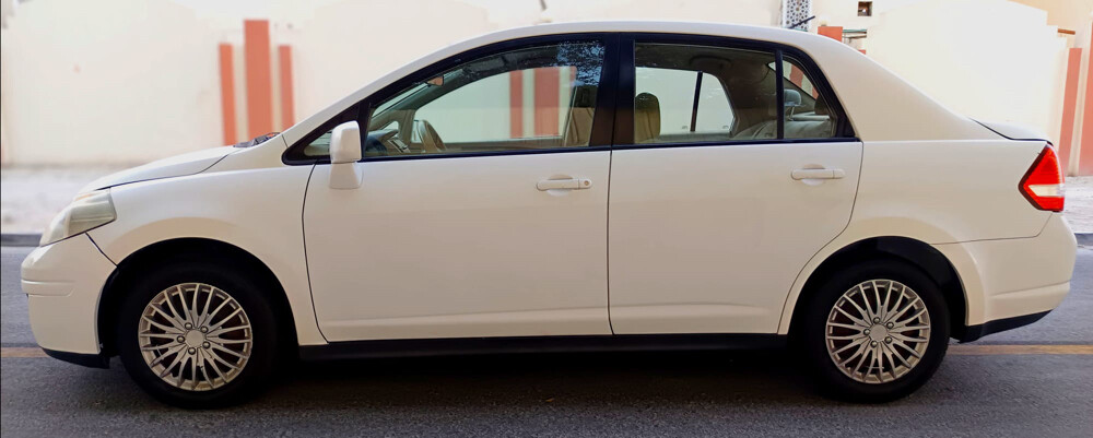 Nissan Tiida  - 2