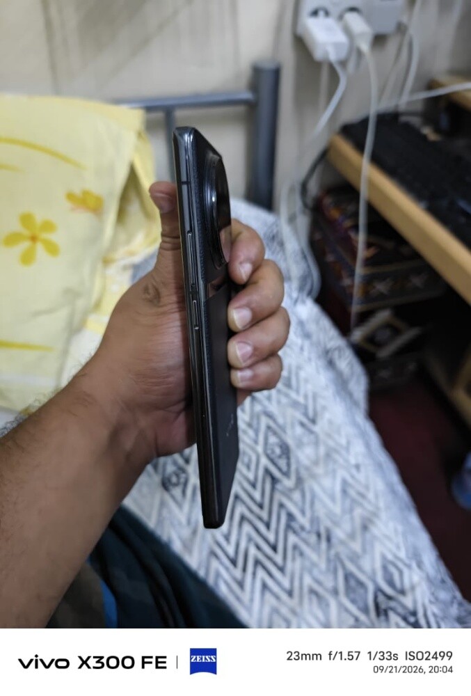 vivo x90 pro very good phone no any scratch nothing any prob - 4