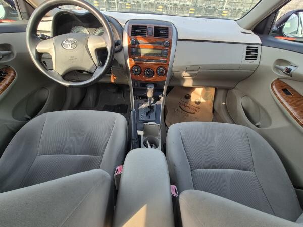 Very low mileage Toyota Corolla - 5