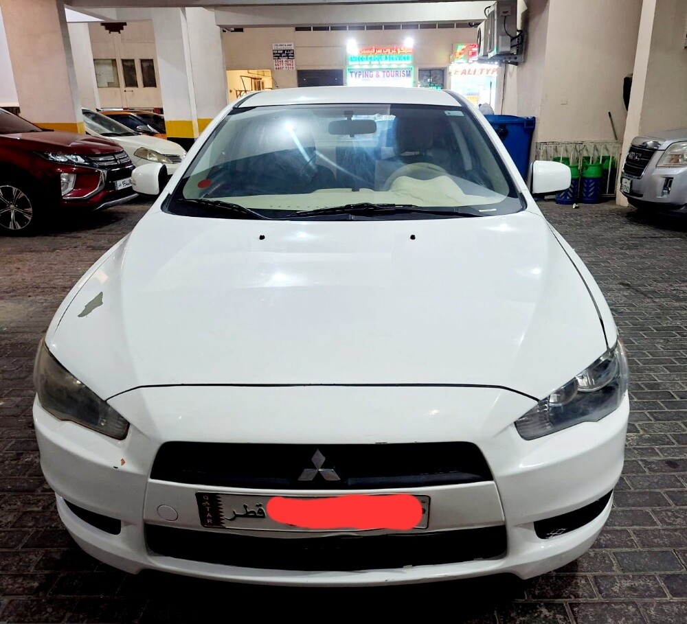 Alhamdulillah engin, gearbox,A/C,everything is good 6 minor accident km 251360 istemara April 2027 just buy and drive please call or WhatsApp 55011481 - 3