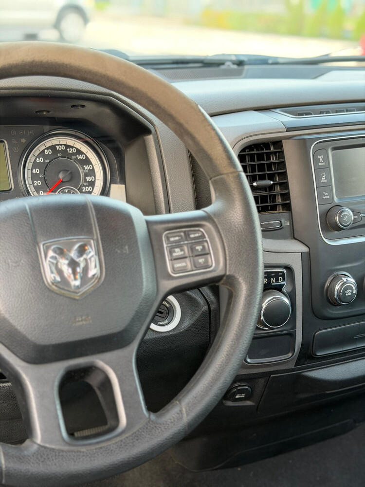 Dodge Ram 2017 low km first owner - 12