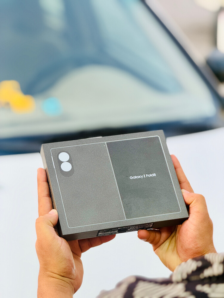 Samsung Galaxy Z Fold 8  - 2