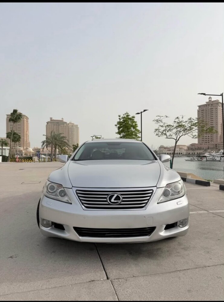 LEXUS LS 460L - 10