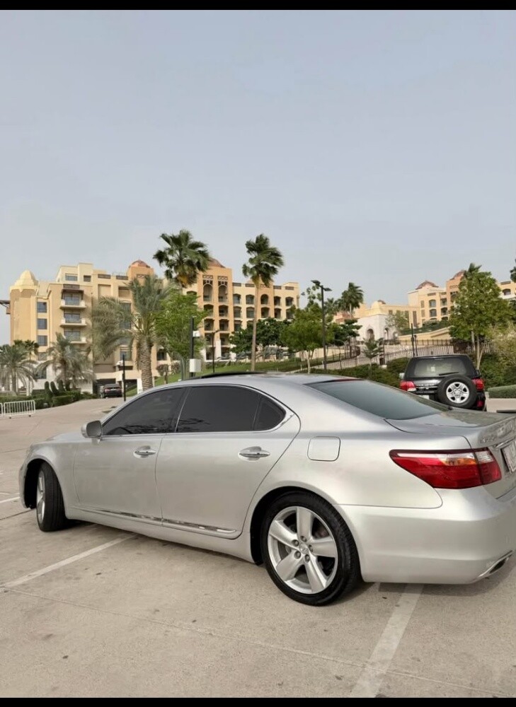 LEXUS LS 460L - 11
