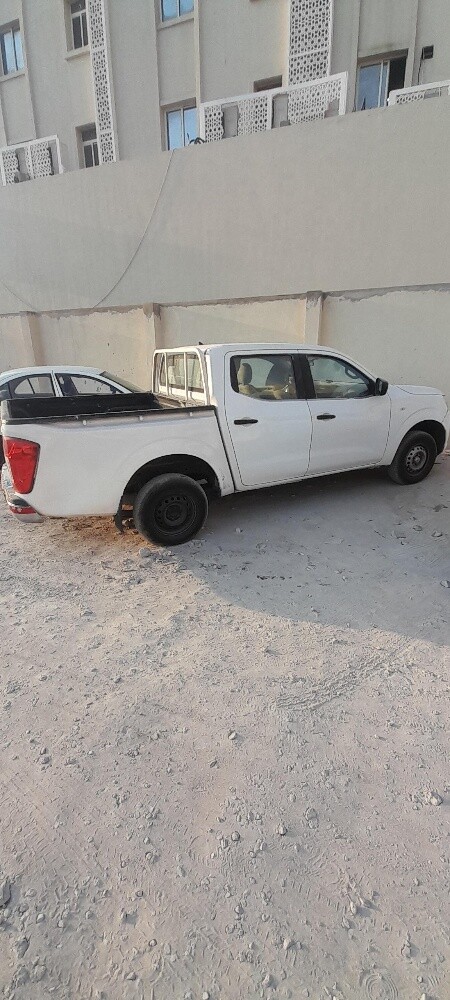 Nissan Navara 2017 Petrol - Manual - 3