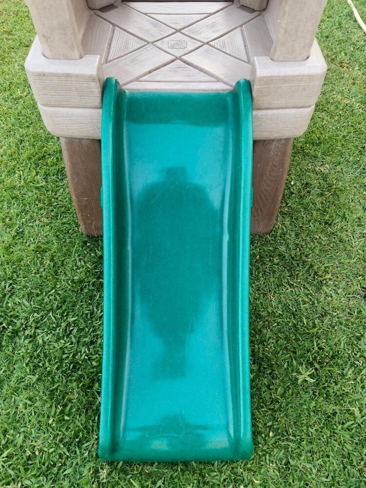 KIDS PLAYHOUSE WITH SLIDE - 5