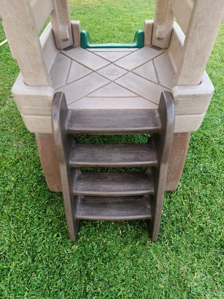 KIDS PLAYHOUSE WITH SLIDE - 6