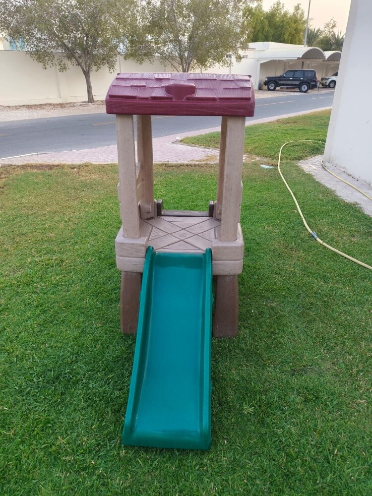 KIDS PLAYHOUSE WITH SLIDE - 3