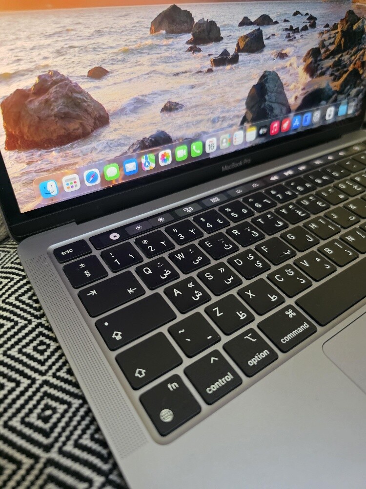 13" Macbook Pro M2 8/256Gb Gray - 2