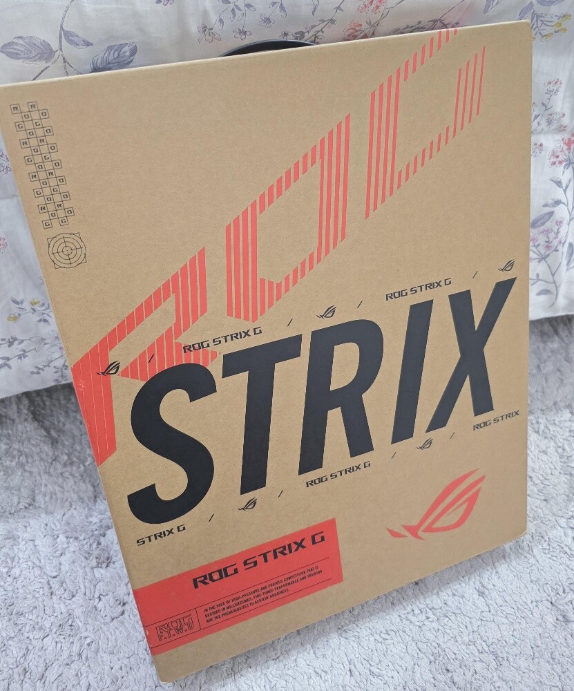 New Asus rog G16 16/1TB Rtx 4060 i9 - 1