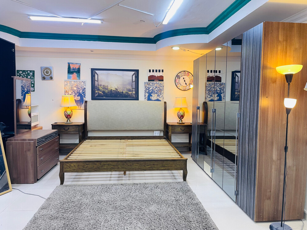 bedroom set selling  - 11