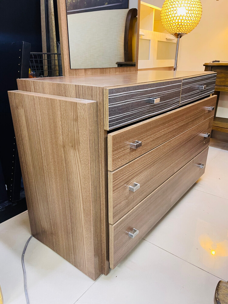bedroom set selling  - 14