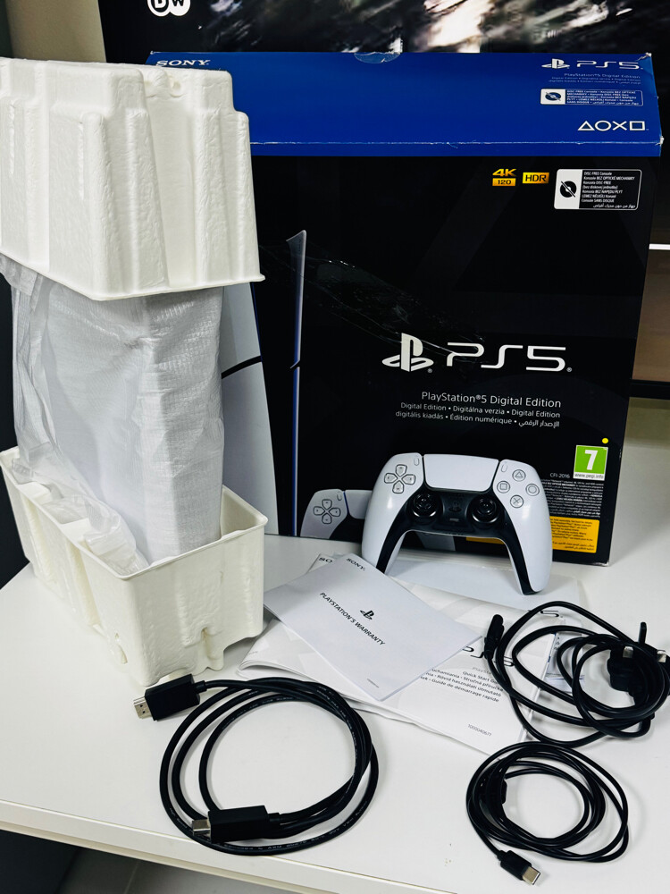 PlayStation 5 Slim - 2