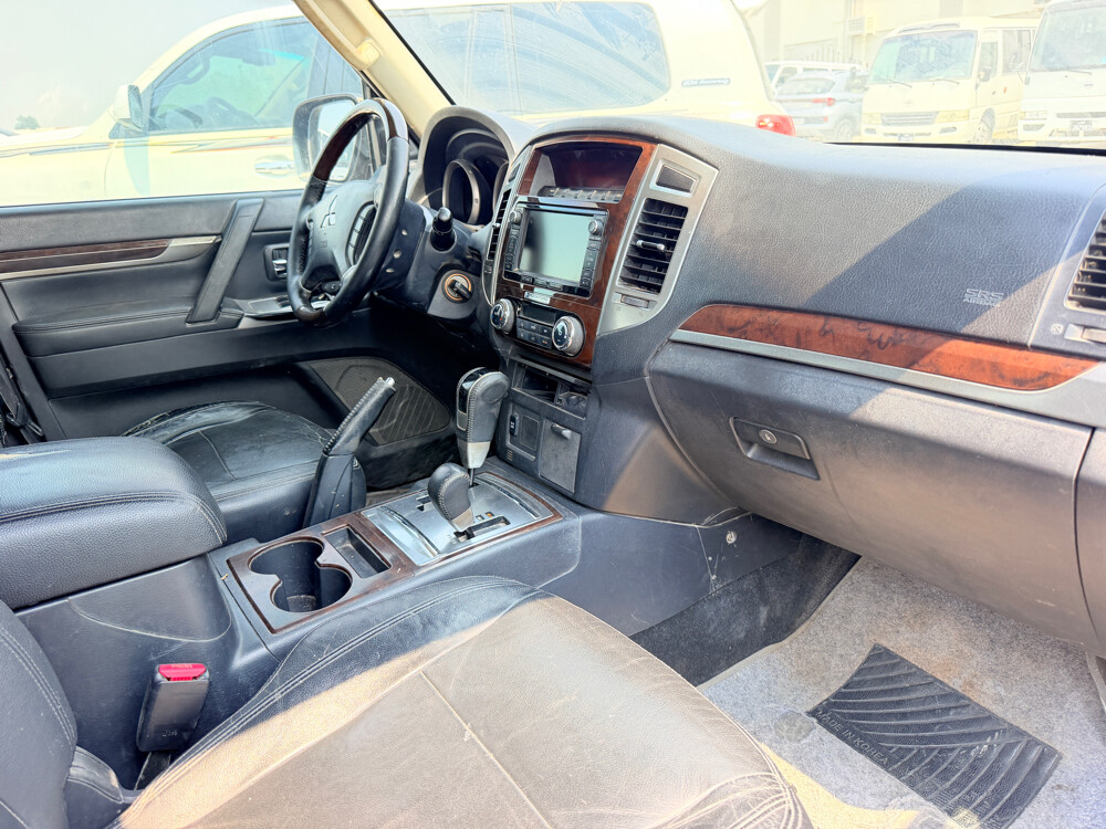 Mitsubishi pajero 2016 V6 - 6