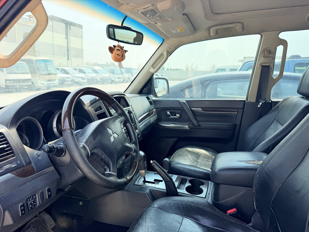 Mitsubishi pajero 2016 V6 - 5