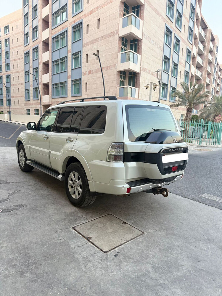 2022 Mitsubishi Pajero - 4