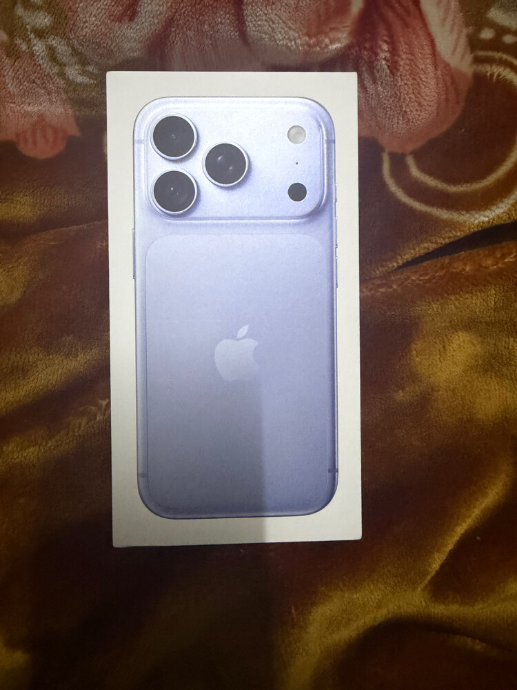 IPhone 18 Pro 256 gb Glacier - 2