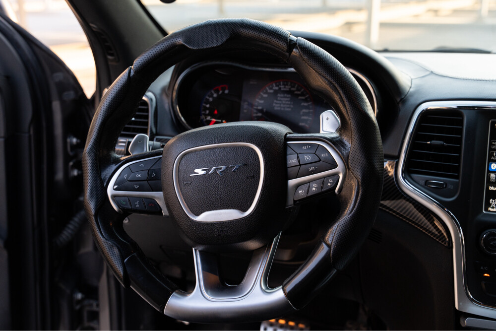 jeep grand Cherokee SRT  - 2