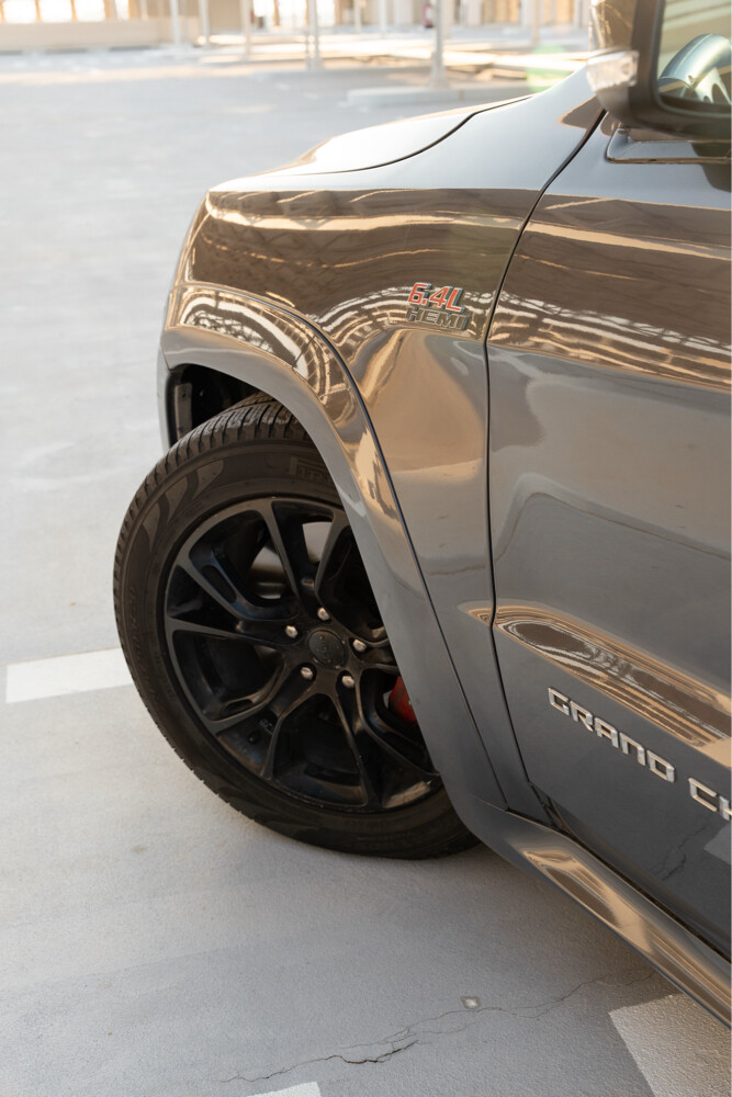 jeep grand Cherokee SRT  - 5