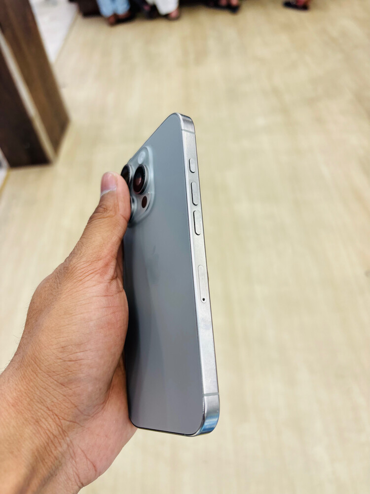 IPHONE 16 PRO 256GB - 4