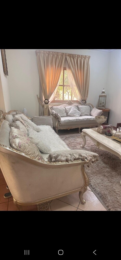 luxurious Sofa from home centre - 2